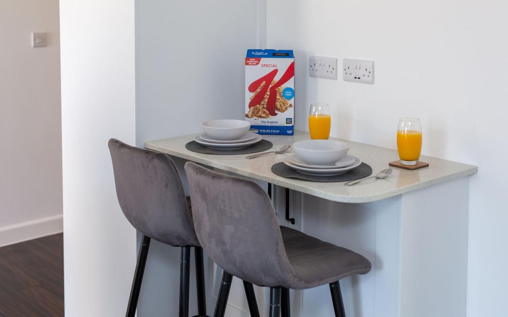 Stylish Apartment W/ Private Garden - Dog Friendly Нюпорт Екстериор снимка
